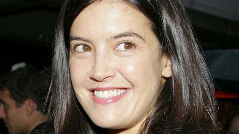 How Phoebe Cates Really Felt About Her Famous Bikini Scene。